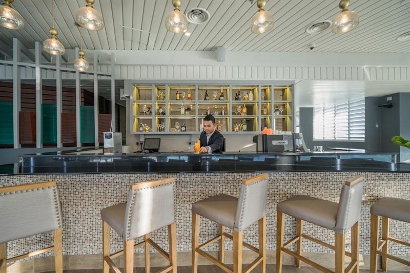 Zenith Hotel Πουτρατζάγια Εξωτερικό φωτογραφία The bar at the lounge