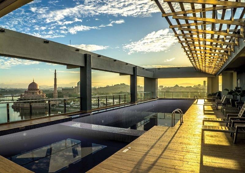 Zenith Hotel Πουτρατζάγια Εξωτερικό φωτογραφία Skyline