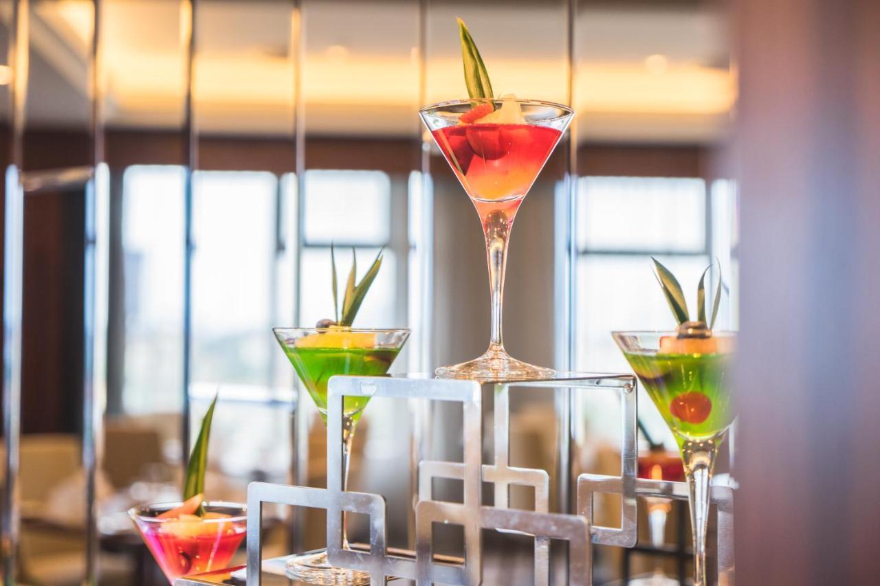 Zenith Hotel Πουτρατζάγια Εξωτερικό φωτογραφία Cocktails at the lounge