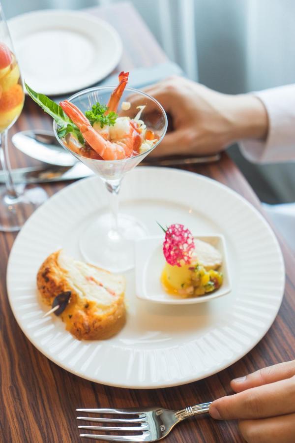 Zenith Hotel Πουτρατζάγια Εξωτερικό φωτογραφία A selection of canapés