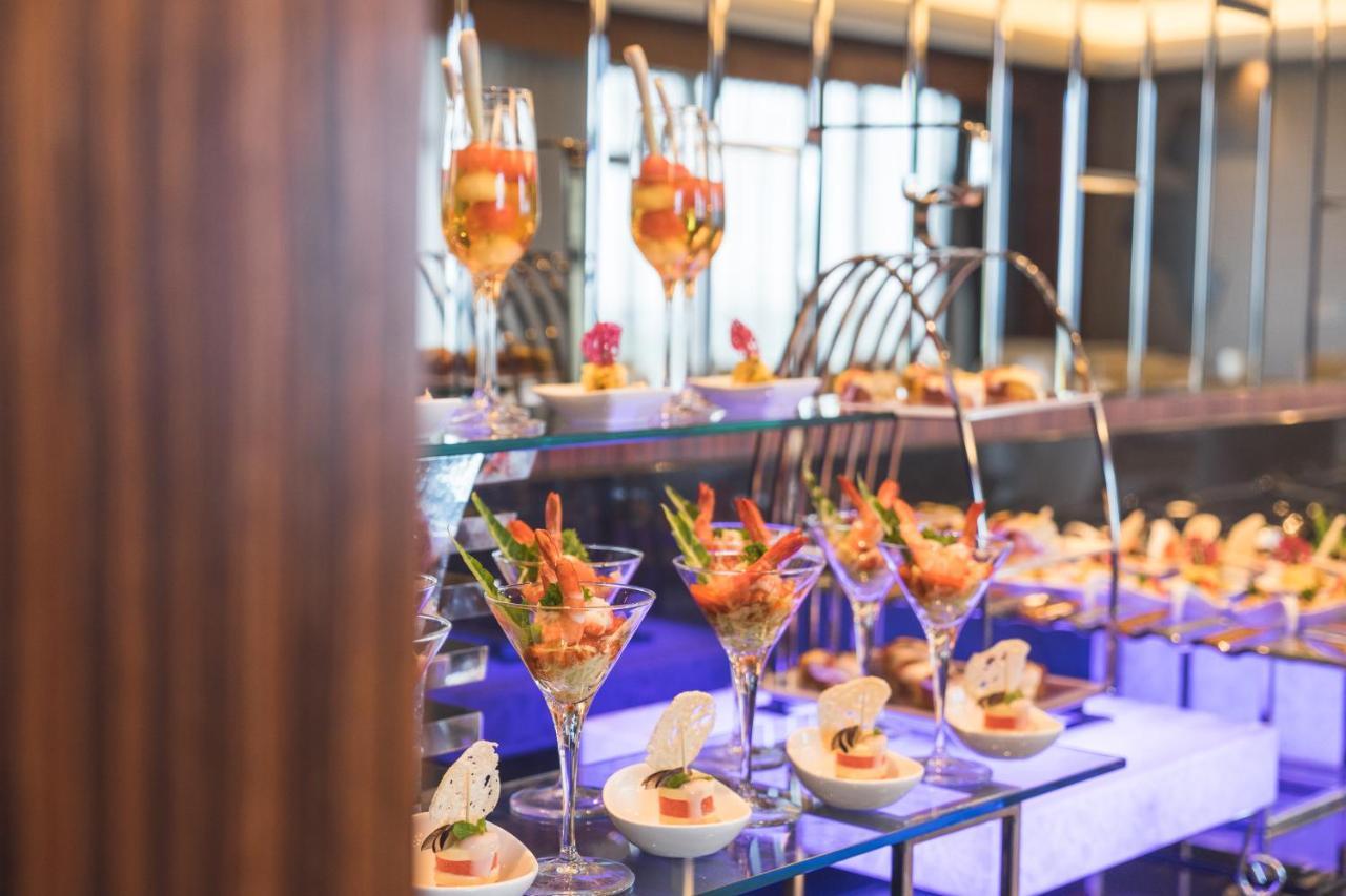 Zenith Hotel Πουτρατζάγια Εξωτερικό φωτογραφία A buffet at a hotel