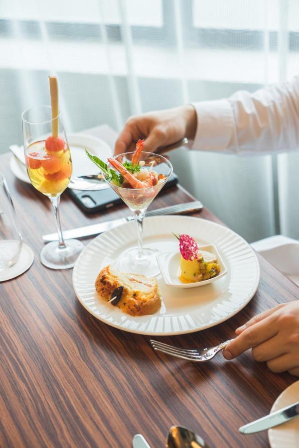 Zenith Hotel Πουτρατζάγια Εξωτερικό φωτογραφία A prawn cocktail