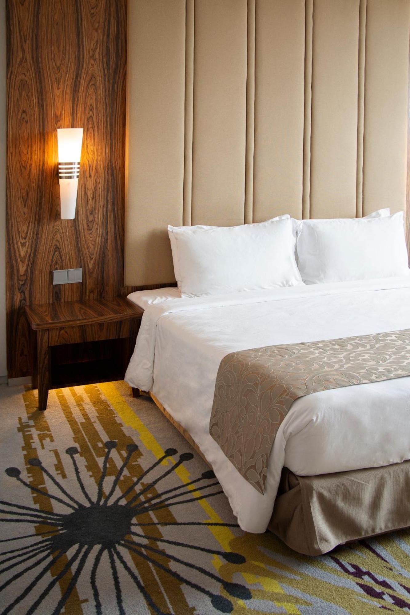 Zenith Hotel Πουτρατζάγια Εξωτερικό φωτογραφία A bed runner