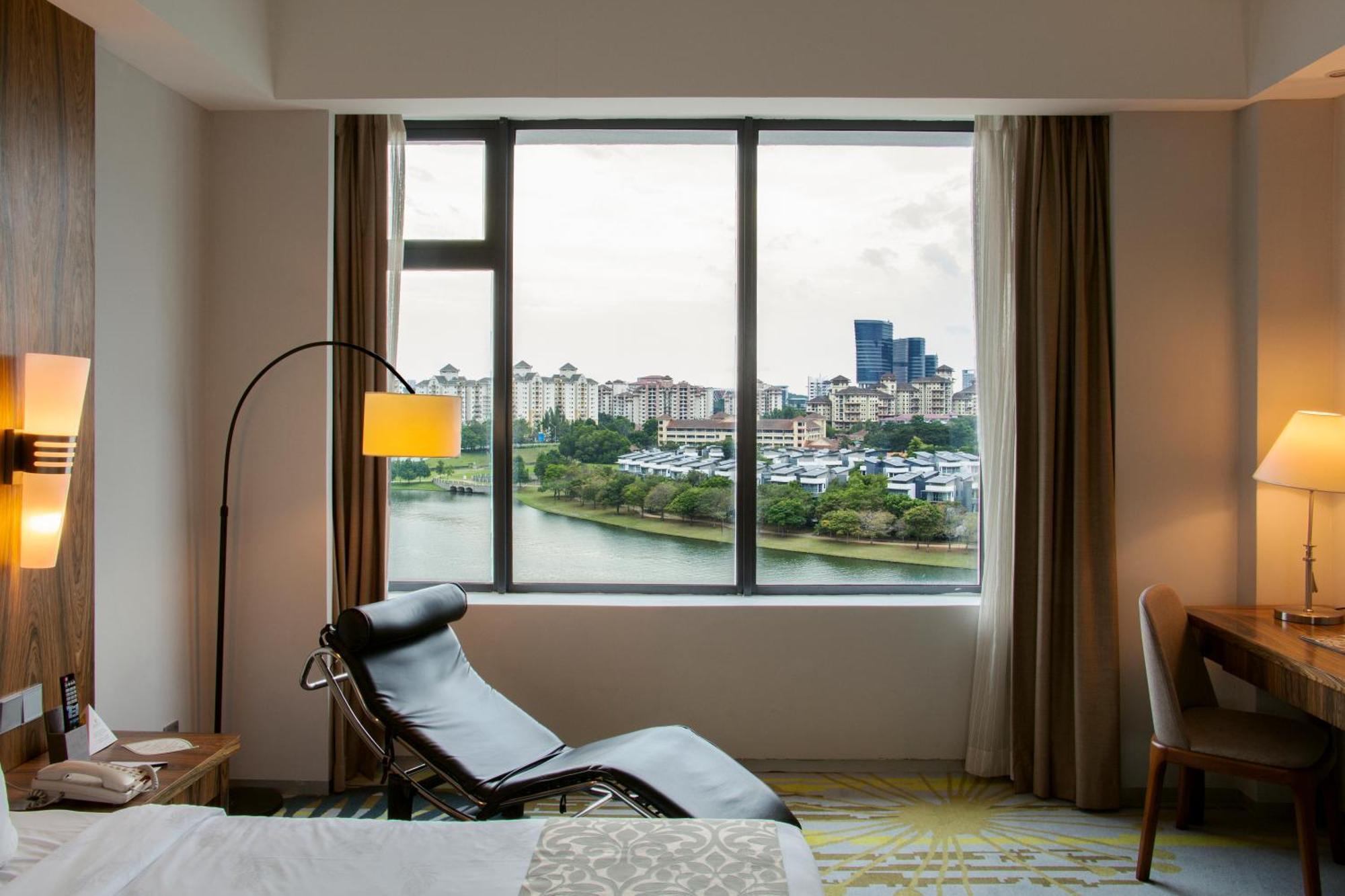 Zenith Hotel Πουτρατζάγια Εξωτερικό φωτογραφία A room at the hotel