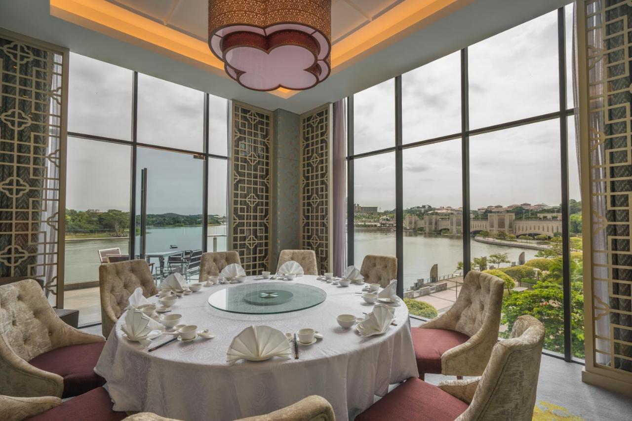 Zenith Hotel Πουτρατζάγια Εξωτερικό φωτογραφία The restaurant