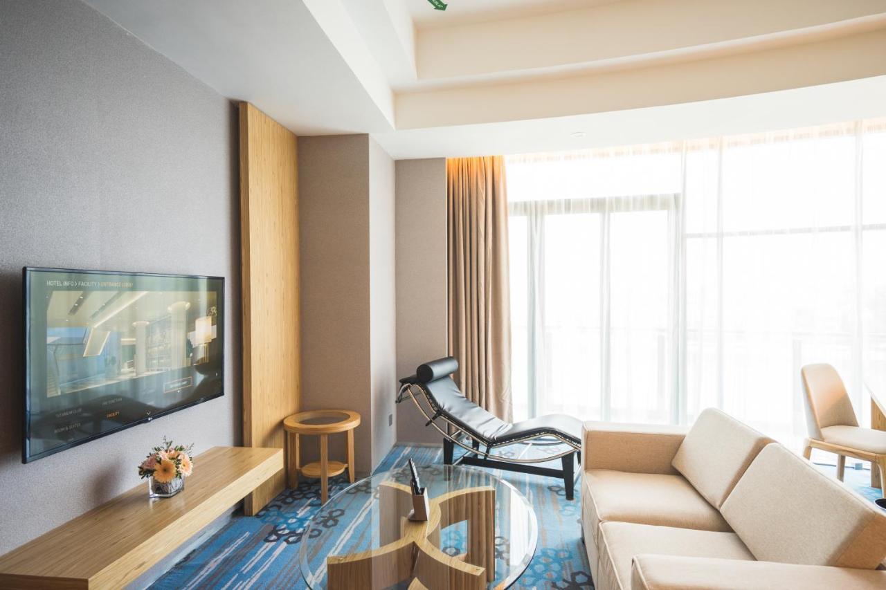 Zenith Hotel Πουτρατζάγια Εξωτερικό φωτογραφία A living room in a suite at the hotel
